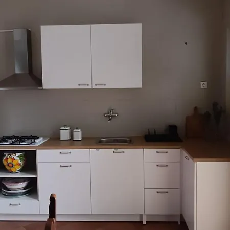 Apartment Cirissi *